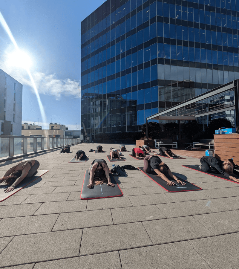 yoga en la empresa yoga at work yoga office