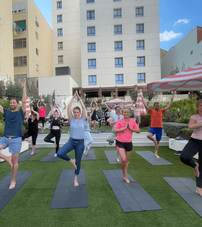 yoga en la empresa yoga at work yoga office