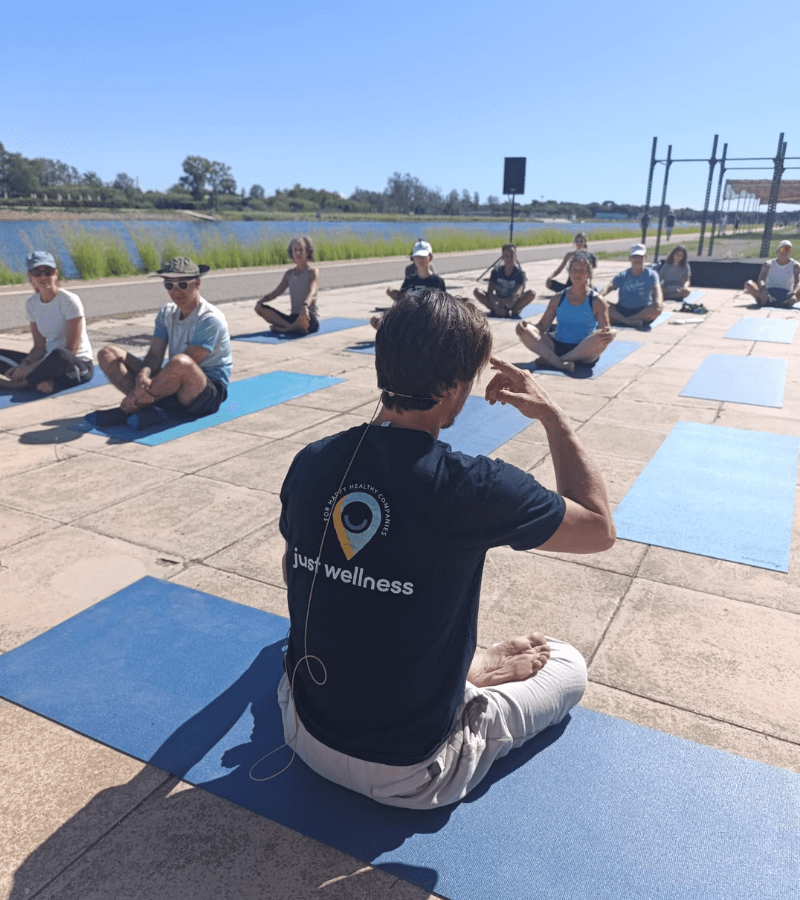 yoga en la empresa yoga at work yoga office
