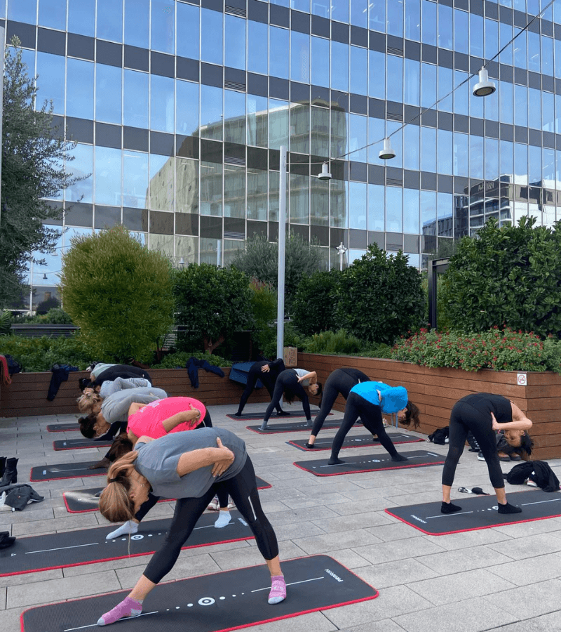 yoga en la empresa yoga at work yoga office
